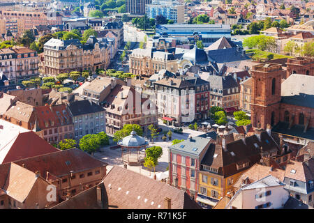 Stadtbild von Belfort mit Marktplatz im Frühjahr Stockfoto