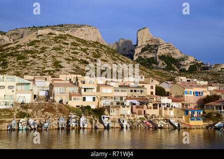 Les Goudes Fischereihafen & Calanque in den Calanques Nationalpark Marseille Provence Frankreich Stockfoto