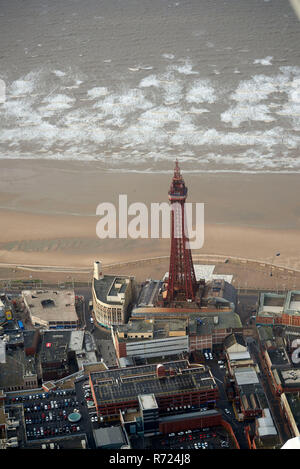 Ein Luftbild von Blackpool Tower, North West England, Großbritannien Stockfoto