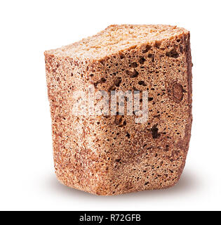 Gesundes Brot vom gekeimtes Getreide in der Hälfte auf weißem Hintergrund. Freistellungspfaden. Volle Tiefenschärfe. Stockfoto