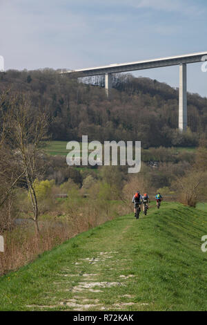 Autobahnbrücke, Braunsbach-Geislingen, Kochertal, Region Hohenlohe, Baden-Württemberg, Heilbronn-franken, Deutschland Stockfoto