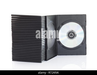 Dvd-Boxen mit Disc auf weißem Hintergrund Stockfoto