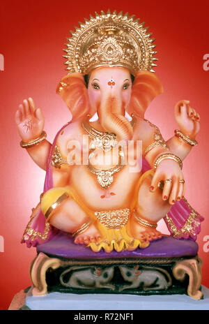 Idol von Lord Ganesh (Elefant Gott geleitet), Ganesh ganpati Festival, mumbai Bombay, Maharashtra, Indien Stockfoto