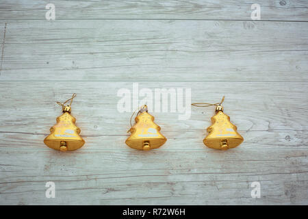 Filiale Weihnachtsbaum auf einem farbigen Hintergrund, ein Platz für Text Stockfoto