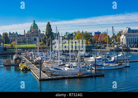 Victoria Hafen mit der British Columbia Parlament Gebäude im Hintergrund Victoria British Columbia Kanada Stockfoto