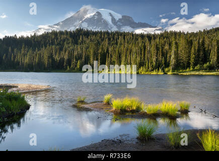 Reflexion Seen ist eine Sammlung von Seen im Mount Rainier National Park in Washington State Stockfoto