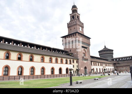 Der Innenhof des Schlosses Sforza (Castello Sforzesco) in Mailand, Italien Stockfoto