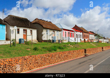 Reihe von Häusern, Elim, Distrikt Overberg, Provinz Westkap, Südafrika, Afrika Stockfoto