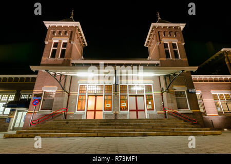 Nacht Bilder von der historischen Stadt von Kampen, Overijssel, Niederlande bei Nacht Stockfoto