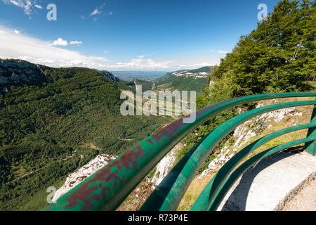 Die Vercors ist zwischen Grenoble und Sterben und bildet den Fuß der Alpen aus dem Rhône-Tal im Westen. Stockfoto