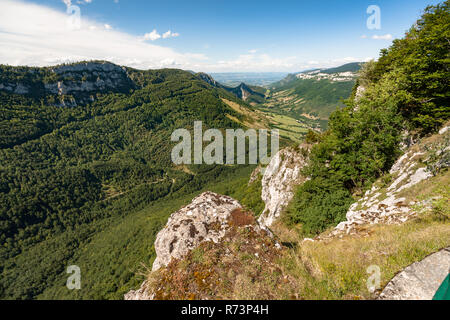 Die Vercors ist zwischen Grenoble und Sterben und bildet den Fuß der Alpen aus dem Rhône-Tal im Westen. Stockfoto