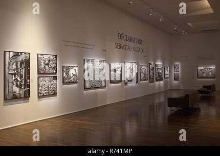 Das Museum präsentiert man vergeblich sucht", eine Fotoausstellung von Sebastião Salgado, bis 31/06/2019. 30 große Formate, die Menschenrechte zu feiern. Stockfoto