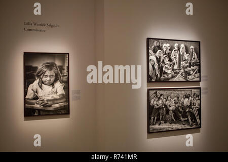 Das Museum präsentiert man vergeblich sucht", eine Fotoausstellung von Sebastião Salgado, bis 31/06/2019. 30 große Formate, die Menschenrechte zu feiern. Stockfoto