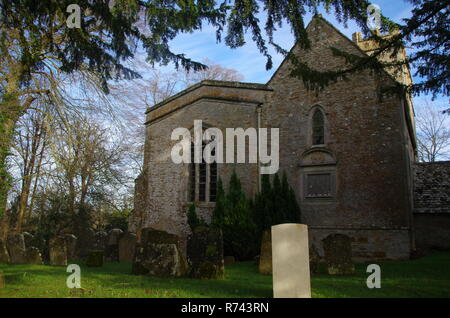 Kirche St. Nikolaus. Untere Oddington. Der Macmillan. Weitwanderweg. Gloucestershire. Cotswolds. England. Großbritannien Stockfoto