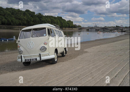 1967 VolksWagen Devon splitscreen Wohnmobil Stockfoto