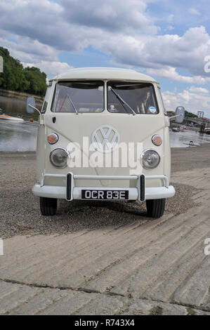 1967 VolksWagen Devon splitscreen Wohnmobil Stockfoto