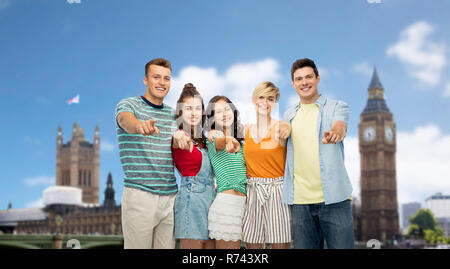 Freunde, auf die Sie über die Häuser des Parlaments Stockfoto