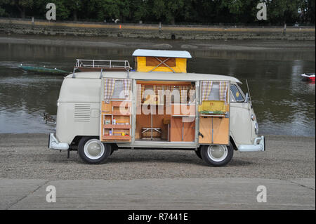 1967 VolksWagen Devon splitscreen Wohnmobil Stockfoto