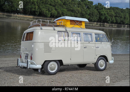 1967 VolksWagen Devon splitscreen Wohnmobil Stockfoto