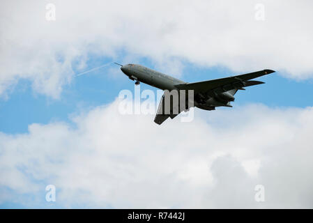 RAF Vickers VC-10 Long Range mit schmalem Jets ihren Landeanflug und Landung in Bruntingthorpe, gebrochen zu werden. Stockfoto