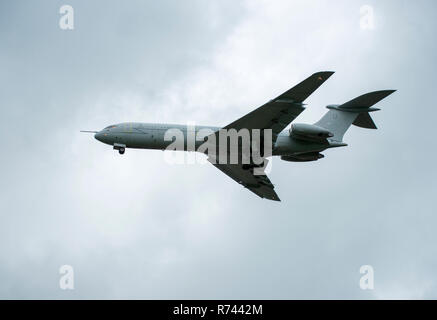 RAF Vickers VC-10 Long Range mit schmalem Jets ihren Landeanflug und Landung in Bruntingthorpe, gebrochen zu werden. Stockfoto