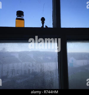 Hand hält's River dram" der Whisky, auf Islay, Schottland, Großbritannien " Stockfoto