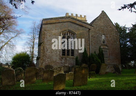 Kirche St. Nikolaus. Untere Oddington. Der Macmillan. Weitwanderweg. Gloucestershire. Cotswolds. England. Großbritannien Stockfoto