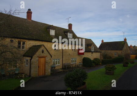 Untere Oddington. Der Macmillan. Weitwanderweg. Gloucestershire. Cotswolds. England. Großbritannien Stockfoto