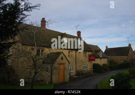 Untere Oddington. Der Macmillan. Weitwanderweg. Gloucestershire. Cotswolds. England. Großbritannien Stockfoto