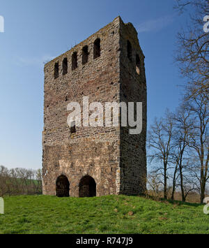 Hundisburg, Turmruine von Nordosten der Ehem. Kirche des Mitte des 15. Jhd. wüst gefallenen Dorfes NORDHUSEN Stockfoto