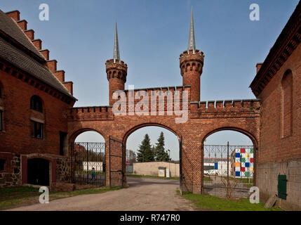 Möckern bei Magdeburg, Ehem. Brennerei, erbaut 1864, Toranlage von Süden Stockfoto