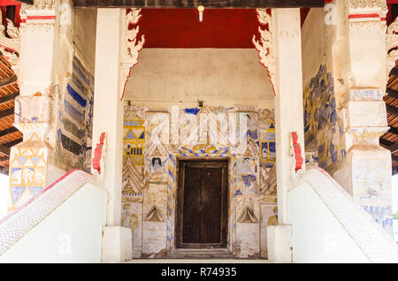 Hup Taem oder Wandmalereien von der SIM-Karte im Wat Chai Sri Tempel, Khon Kaen, Thailand Stockfoto