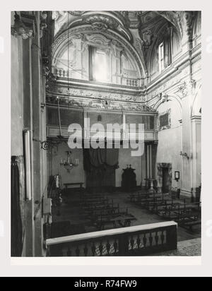 Umbrien Terni Amelia S. Monica, das ist mein Italien, die italienische Land der Geschichte, Post-mittelalterlichen ursprüngliche Kirche aus dem 14. Jahrhundert, umgebaut 17. Jahrhundert nach einem Erdbeben. Architektur Barock Innenlackierung fresco Fragmente Orgelempore Stockfoto