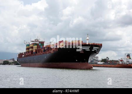 Frachtschiff container Ozean Industrie import export Transport Stockfoto