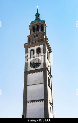 Top Der Perlachturm (Uhrturm) in Augsburg Stockfoto