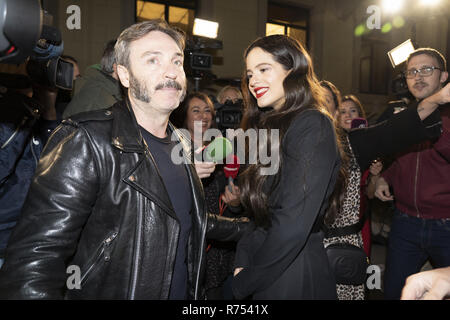 Spanische Sängerin Rosalia präsentiert Rouge Pur-Couture die Slim-Matten Lippenstift von Yves Saint Laurent im Palast der Santona Mit: Rosalia Wo: Madrid, Spanien Wann: 06 Aug 2018 Quelle: Oscar Gonzalez/WENN.com Stockfoto