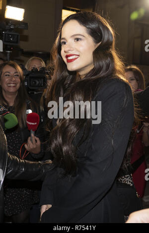 Spanische Sängerin Rosalia präsentiert Rouge Pur-Couture die Slim-Matten Lippenstift von Yves Saint Laurent im Palast der Santona Mit: Rosalia Wo: Madrid, Spanien Wann: 06 Aug 2018 Quelle: Oscar Gonzalez/WENN.com Stockfoto