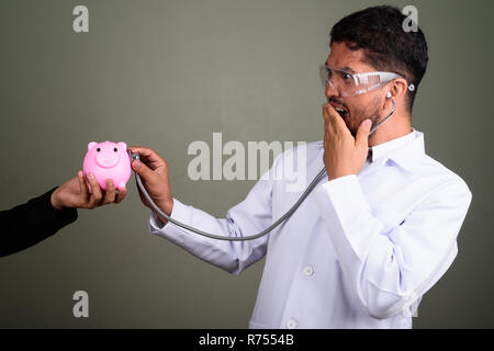 Bärtige persischen Mann Arzt tragen Schutzbrille gegen Co Stockfoto