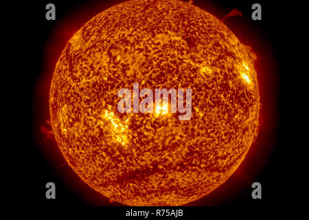 Blick auf die Sonne durch Filter, Computergrafik der Sonne in der Nähe. Der Stern ist die Sonne 3D-Rendering Stockfoto