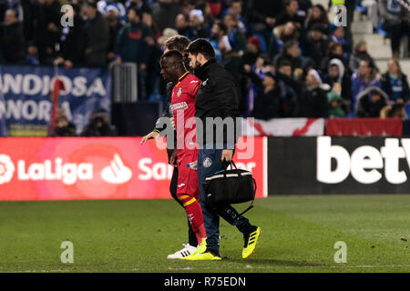 Von Getafe CF Amath Ndiaye gesehen während der Liga Match zwischen CD Leganes, Getafe CF bei Butarque Stadion in Leganes, Spanien verletzt. (Final Score: CD Leganes 1 - 1 Getafe CF) Stockfoto