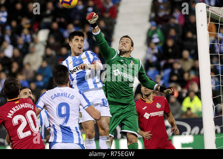 Leganes, Madrid, Spanien. 7 Dez, 2018. Von Getafe CF David Soria in Aktion während der Liga Match zwischen CD Leganes, Getafe CF bei Butarque Stadion in Leganes, Spanien gesehen. Credit: LEGAN S. Mace/SOPA Images/ZUMA Draht/Alamy leben Nachrichten Stockfoto