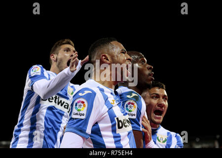 Leganes, Madrid, Spanien. 7 Dez, 2018. CD Leganes' Spieler gesehen feiern ein Tor in der Liga Match zwischen CD Leganes, Getafe CF bei Butarque Stadion in Leganes, Spanien. Credit: LEGAN S. Mace/SOPA Images/ZUMA Draht/Alamy leben Nachrichten Stockfoto