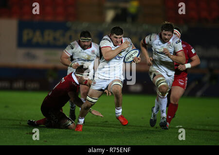 Llanelli, UK. 07 Dez, 2018. Nick Timoney von Ulster rugby Credit: macht eine Pause. Scarlets v Ulster Rugby, Heineken europäischen Champions Cup, pool 4 Match im Parc y in Llanelli Scarlets, South Wales am Freitag, den 7. Dezember 2018. Bild von Andrew Obstgarten/Andrew Orchard sport Fotografie/Alamy leben Nachrichten Stockfoto