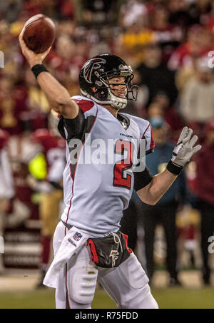 San Francisco, Kalifornien, USA. 23 Dez, 2013. Atlanta Falcons quarterback Matt Ryan (2) am Montag, 23 Dezember, 2013 in San Francisco, Kalifornien. Die 49ers besiegten die Falken 34-24. Credit: Al Golub/ZUMA Draht/Alamy leben Nachrichten Stockfoto