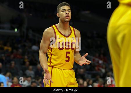 Los Angeles, CA, USA. 07 Dez, 2018. USC Trojans guard Derryck Thornton (5) Während der Hall of Fame Classic College Basketball Spiel am 7. Dezember 2018 im Staples Center in Los Angeles, CA. (Foto von jordon Kelly/CSM) Credit: Csm/Alamy leben Nachrichten Stockfoto