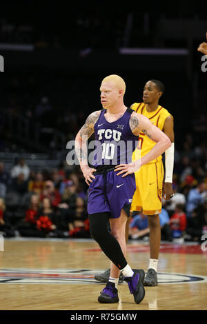 Los Angeles, CA, USA. 07 Dez, 2018. TCU Horned Frogs guard Jaylen Fisher (10) Während die Hall of Fame Classic College Basketball Spiel am 7. Dezember 2018 im Staples Center in Los Angeles, CA. (Foto von jordon Kelly/CSM) Credit: Csm/Alamy leben Nachrichten Stockfoto