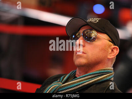 Berlin, Deutschland. 05 Apr, 2011. Ehemalige deutsche Tennisprofi Boris Becker sitzt an einem Der kartentische im Casino Berlin während der Berliner Poker Turnier der European Poker Tour (EPT) in Berlin, Deutschland, 05. April 2011. Das Turnier mit 800 Teilnehmern dauert bis zum 10. April 2011 statt. Das Turnier mit 800 Teilnehmern dauert bis zum 10. April statt. Credit: Jens Kalaene | Verwendung weltweit/dpa/Alamy leben Nachrichten Stockfoto