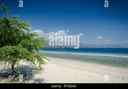 Areia Branca tropischen Strand Aussicht in der Nähe von Dili in Osttimor Stockfoto