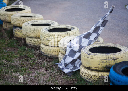 Race-Flag auf einer Rennstrecke Stockfoto