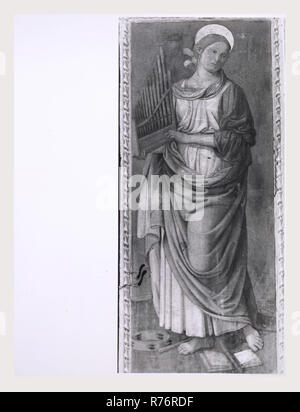 Umbrien Perugia Trevi-Brunnen Palazzo Communale, Pinacoteca, dies ist mein Italien, die italienische Land der Geschichte, Ansichten des 15. Jahrhunderts Fassade des Palazzo Communale und der Piazza Mazzini. Blick auf die feine Sammlung der umbrischen Malerei, Skulptur, Metallverarbeitung und Deruta Majolika in der Pinacoteca. Besonders hervorzuheben ist die Skulpturengruppe, die ein ausgezeichnetes Beispiel der großen Bildhauer aus dem 19. Jahrhundert Cesare Aureli. Die Fotos zeigen auch die Umbrischen encycolpedic Sammlung von Gemälden aus dem 14. und 16. Jahrhundert markiert durch die Werke von Giovanni Spagna, Giusto di Grand und Pinturricchio Stockfoto